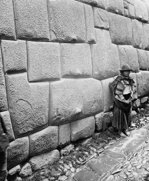 Inca masonry